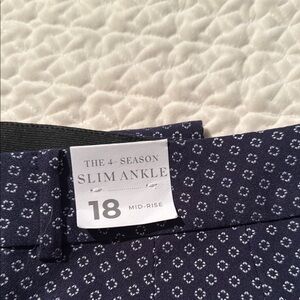 Lane Bryant 4 Season Slim Ankle Pants in Navy Pattern  . Size 18